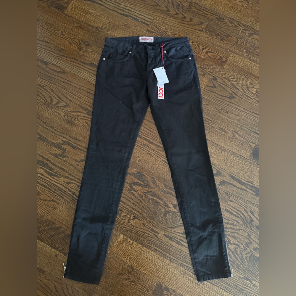 NWT FIORUCCI Skinny pants JEANS SZ 27 with ankle zipper